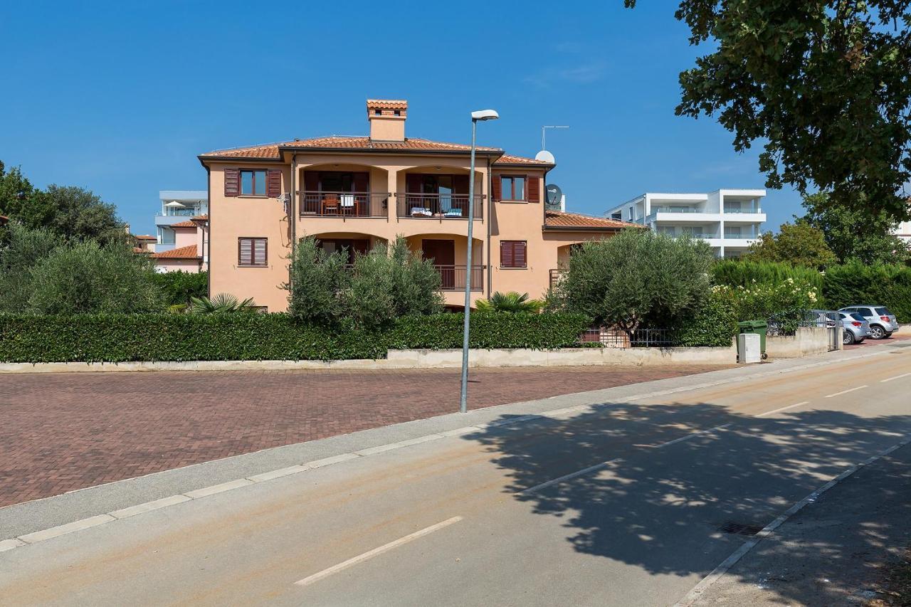Apartments With A Swimming Pool Novigrad - 7078 Extérieur photo